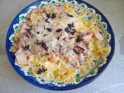 Farfalle su jūros gėrybėmis pagrindine nuotrauka