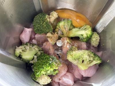 Kalakutų mėsos kukuliai su ryžiais ir brokoliais Žingsnis 2