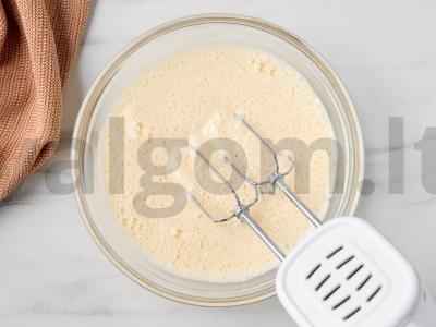 Greita šarlotė su persikais Žingsnis 1