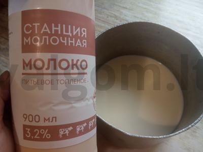 Tiršta ryžių košė su raugintu pienu, cinamonu ir uogomis Žingsnis 1