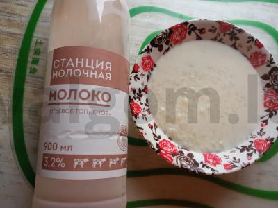 Tiršta ryžių košė su raugintu pienu, cinamonu ir uogomis Žingsnis 3