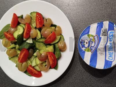 Salotas su vynuogėmis ir špinatais Žingsnis 4