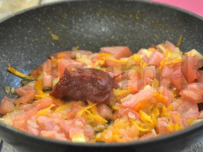 Šviežių kopūstų boršas su pomidorų pasta Žingsnis 4