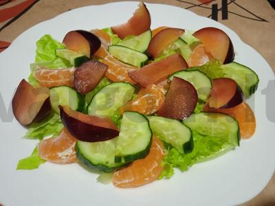 Salotas „Ryškus skonis“ su mandarinų, slyvų, braškių ir jalapeno pipirais Žingsnis 3