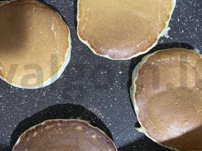 Švelnūs bananų blynai Žingsnis 6