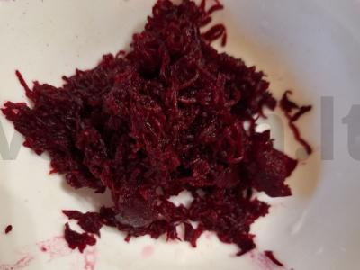 Burokėlių salotas su kiaušiniu ir česnaku Žingsnis 1