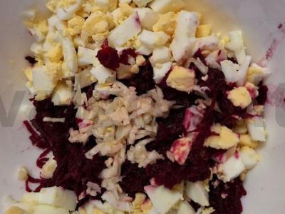 Burokėlių salotas su kiaušiniu ir česnaku Žingsnis 3