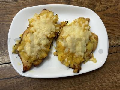 Kepta vištiena su ananasais kvapniame marinate pagrindine nuotrauka