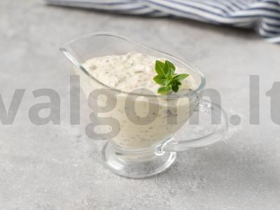 Burgerių padažas su marinuotais agurkais ir svogūnais pagrindine nuotrauka