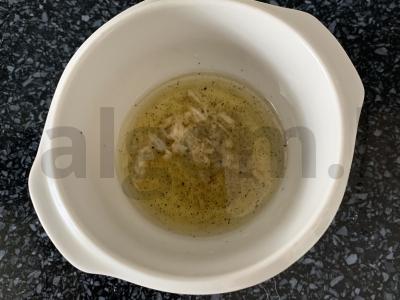 Salotos su burokėliais, porais, ridikėliais ir saulėgrąžų sėklomis Žingsnis 2