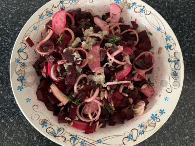 Salotos su burokėliais, porais, ridikėliais ir saulėgrąžų sėklomis Žingsnis 7