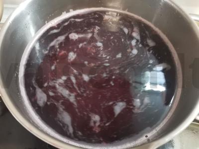 Uogų kompotas „Aromatingas“ Žingsnis 2