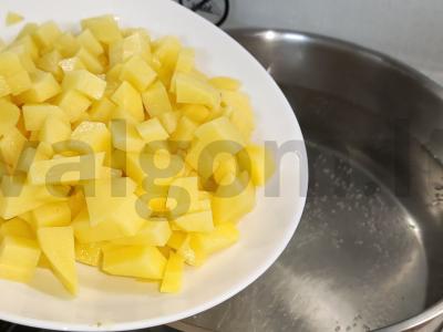 Pomidorų sriuba su rūkytomis dešrelėmis Žingsnis 2