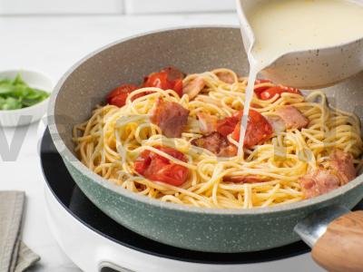 Makaronai su pomidorais ir bekonu Žingsnis 8