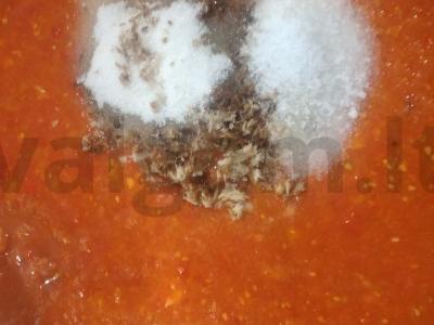 Puiki namų „Hrenovina“ su česnaku be virimo Žingsnis 4