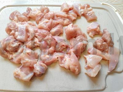 Vištienos stroganovas su grietine iš išlydytų grietinėlės Žingsnis 2