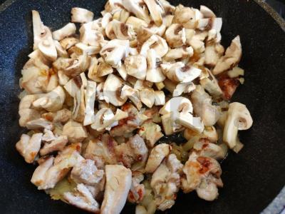 Vištienos stroganovas su grietine iš išlydytų grietinėlės Žingsnis 7