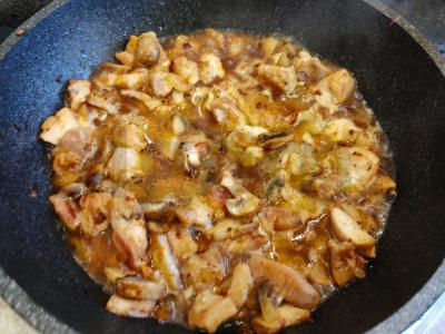 Vištienos stroganovas su grietine iš išlydytų grietinėlės Žingsnis 9