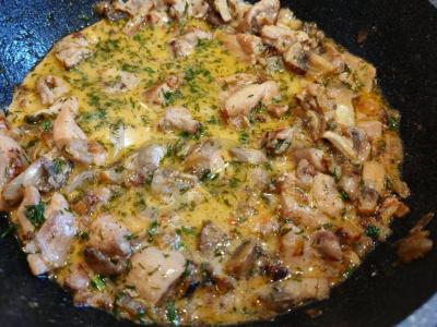 Vištienos stroganovas su grietine iš išlydytų grietinėlės Žingsnis 13