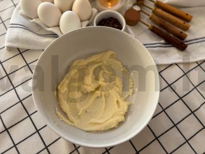 Šokoladiniai sausainiai su žemės riešutų įdaru Žingsnis 1