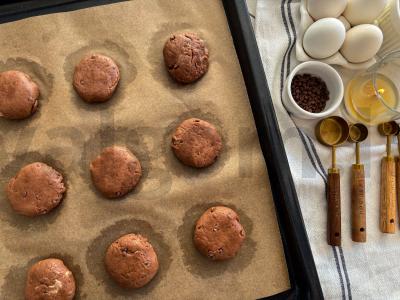 Šokoladiniai sausainiai su žemės riešutų įdaru Žingsnis 10