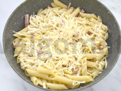 Makaronai su dešra, kiaušiniu ir sūriu Žingsnis 4