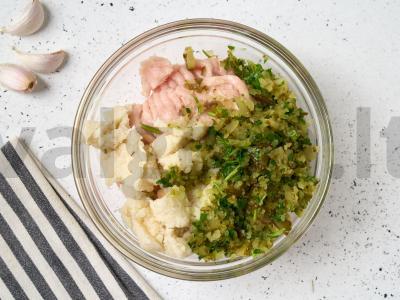 Mėsos kotletai su marinuotais agurkais Žingsnis 3