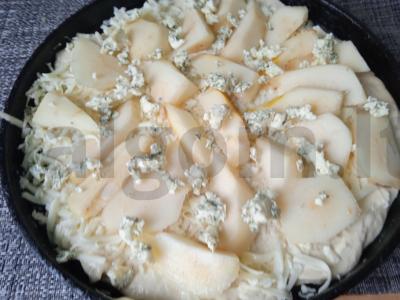 Pica su kriauše ir dorblu sūriu Žingsnis 4