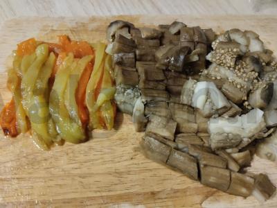 Gruziniškas salotas su keptais daržovėmis Žingsnis 2