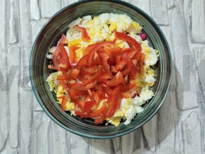 Salotas su daržovėmis, kiaušiniu ir kalakutienos kumpiu Žingsnis 5