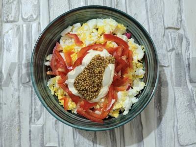 Salotas su daržovėmis, kiaušiniu ir kalakutienos kumpiu Žingsnis 6