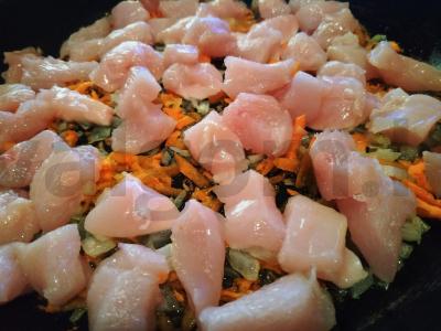 Vištienos krūtinėlė pieno padaže su chmeli-suneli Žingsnis 3