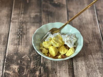 Įdaryti kiaušiniai su varškės sūriu ir raudona žuvimi Žingsnis 2