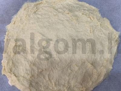 Pica ant rauginto pieno su svogūnais ir mocarela Žingsnis 7