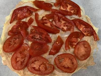 Pica ant rauginto pieno su svogūnais ir mocarela Žingsnis 10