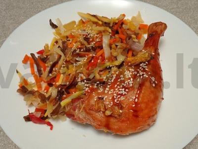 Azijietiškai paruoštas antis pagrindine nuotrauka