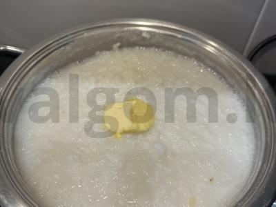 Ryžių košė su migdolų pienu ir uogomis Žingsnis 3