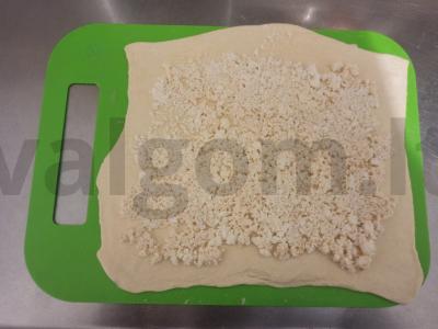 Sūrio „Vyniotiniai“ sausainiai Žingsnis 3