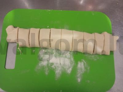 Sūrio „Vyniotiniai“ sausainiai Žingsnis 4