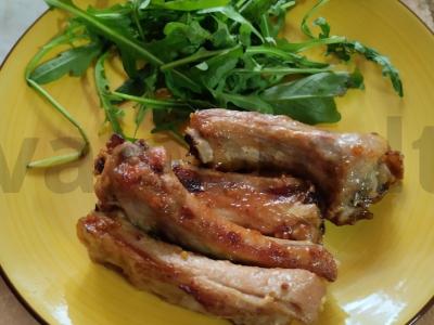 Kepti kiaulienos šonkauliai saldžiarūgščiame marinate pagrindine nuotrauka