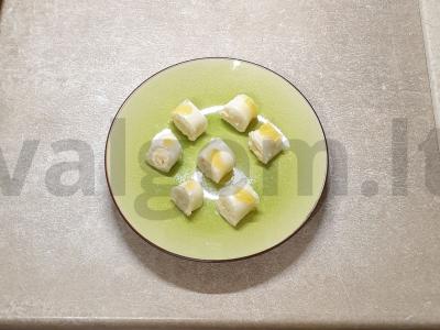 Saldūs ritinėliai su varškės įdaru pagrindine nuotrauka