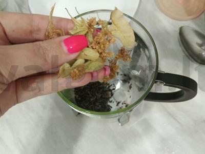 Žalioji arbata su liepa ir juodąja serbentu Žingsnis 2