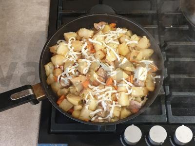 Anties krūtinėlės troškinys su daržovėmis ir sūriu Žingsnis 7