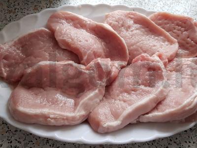 Kiaulienos kepsnys po sūrio kepure Žingsnis 1