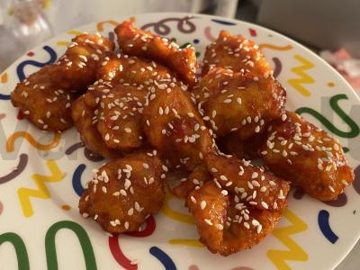 Kalakutiena saldžiarūgščiame padaže pagrindine nuotrauka