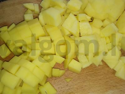 Vištienos nugarinės sriuba su bulvėmis ir morkomis Žingsnis 3