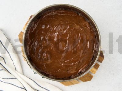 Šokoladinis tortas su rūgpieniu Žingsnis 4