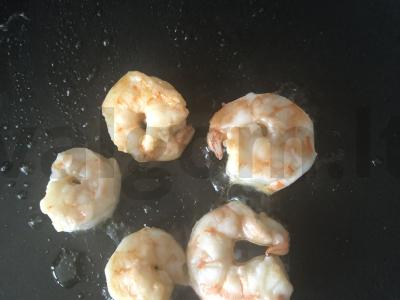 Daigų salotos su krevetėmis Žingsnis 1