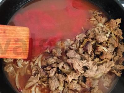 Elnių mėsa pomidorų padaže Žingsnis 6