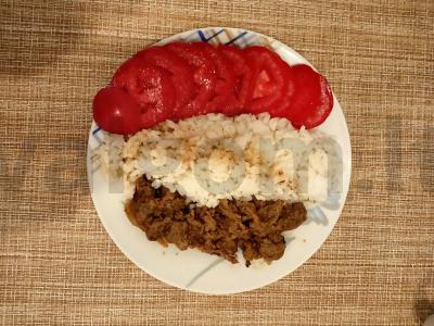 Elnių mėsa pomidorų padaže pagrindine nuotrauka